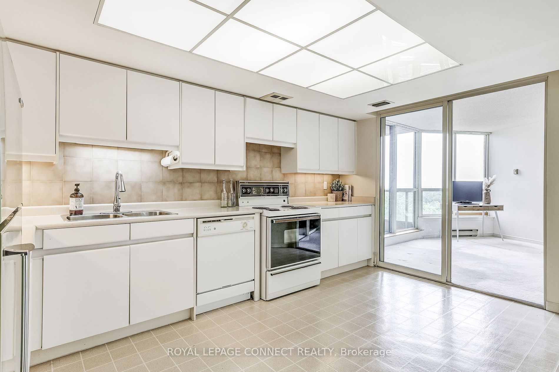 20 Guildwood Parkway #706