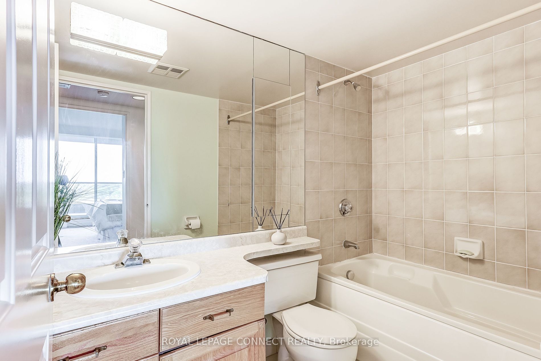 20 Guildwood Parkway #706