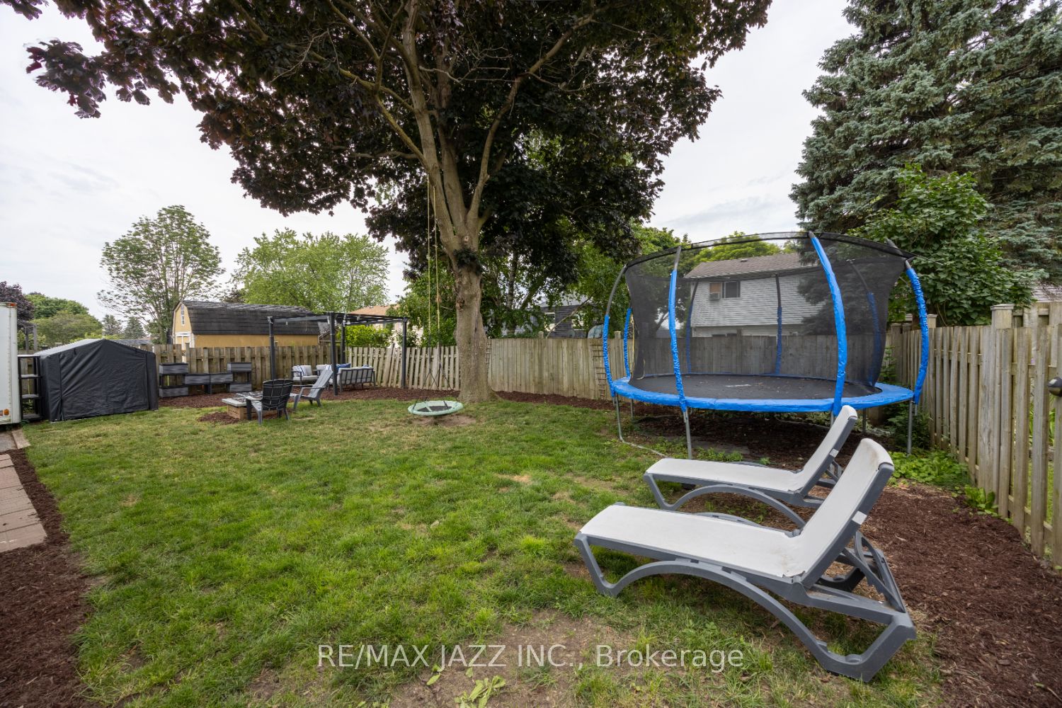 22 Roser Cres