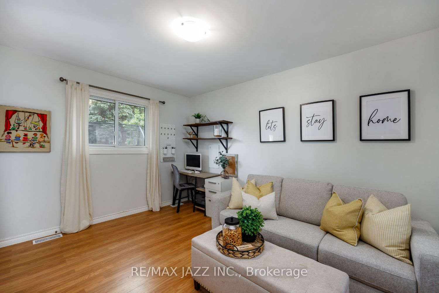 22 Roser Cres