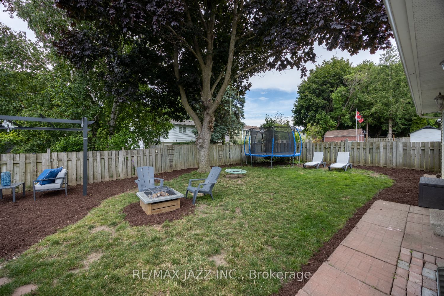 22 Roser Cres