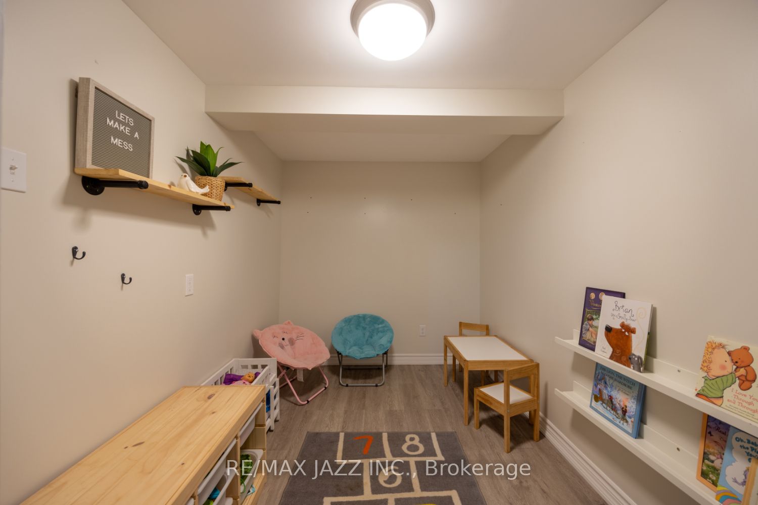 22 Roser Cres