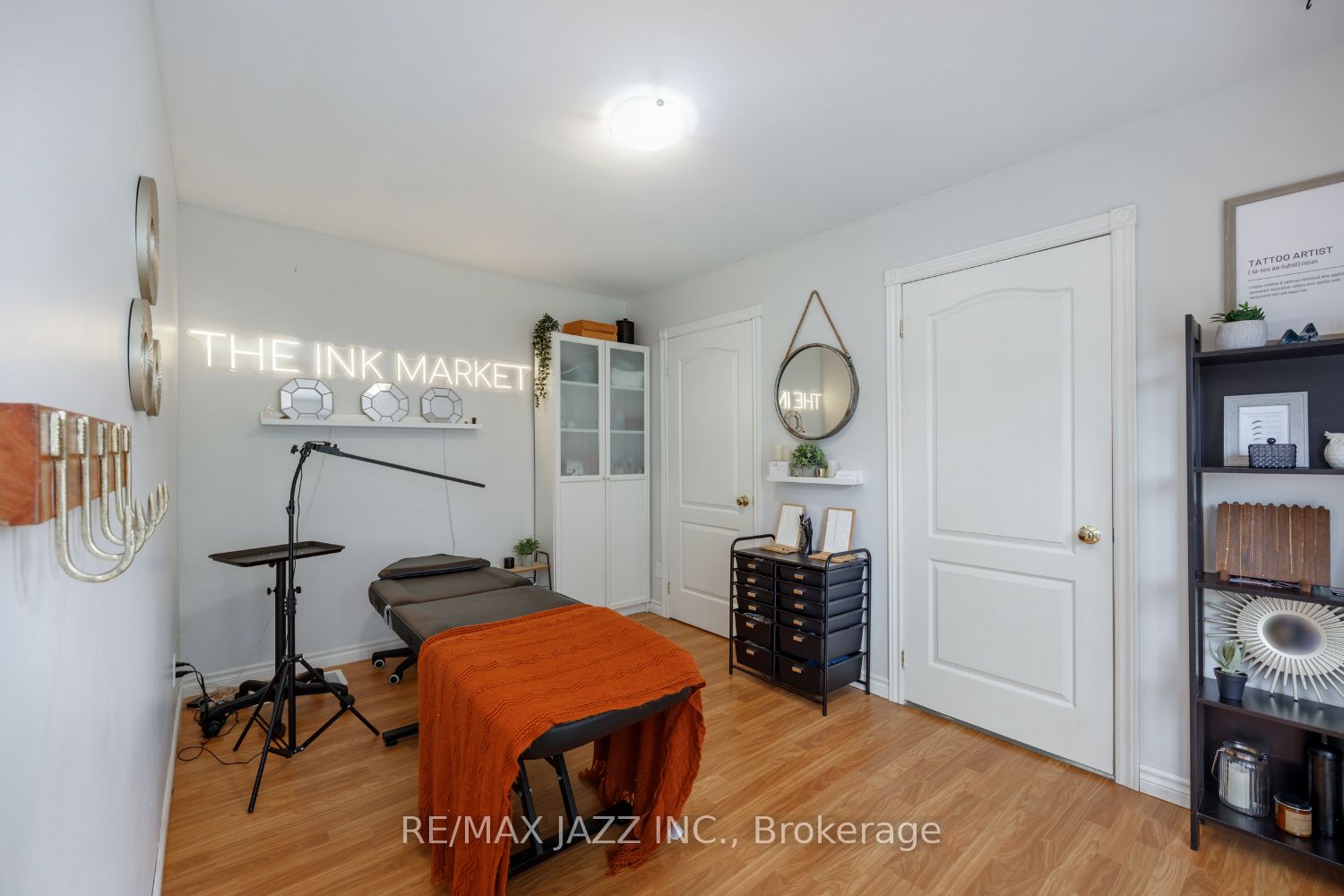 22 Roser Cres