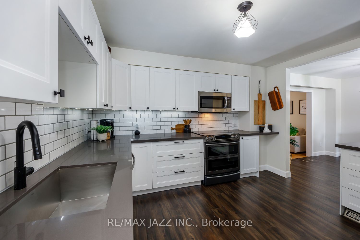 22 Roser Cres