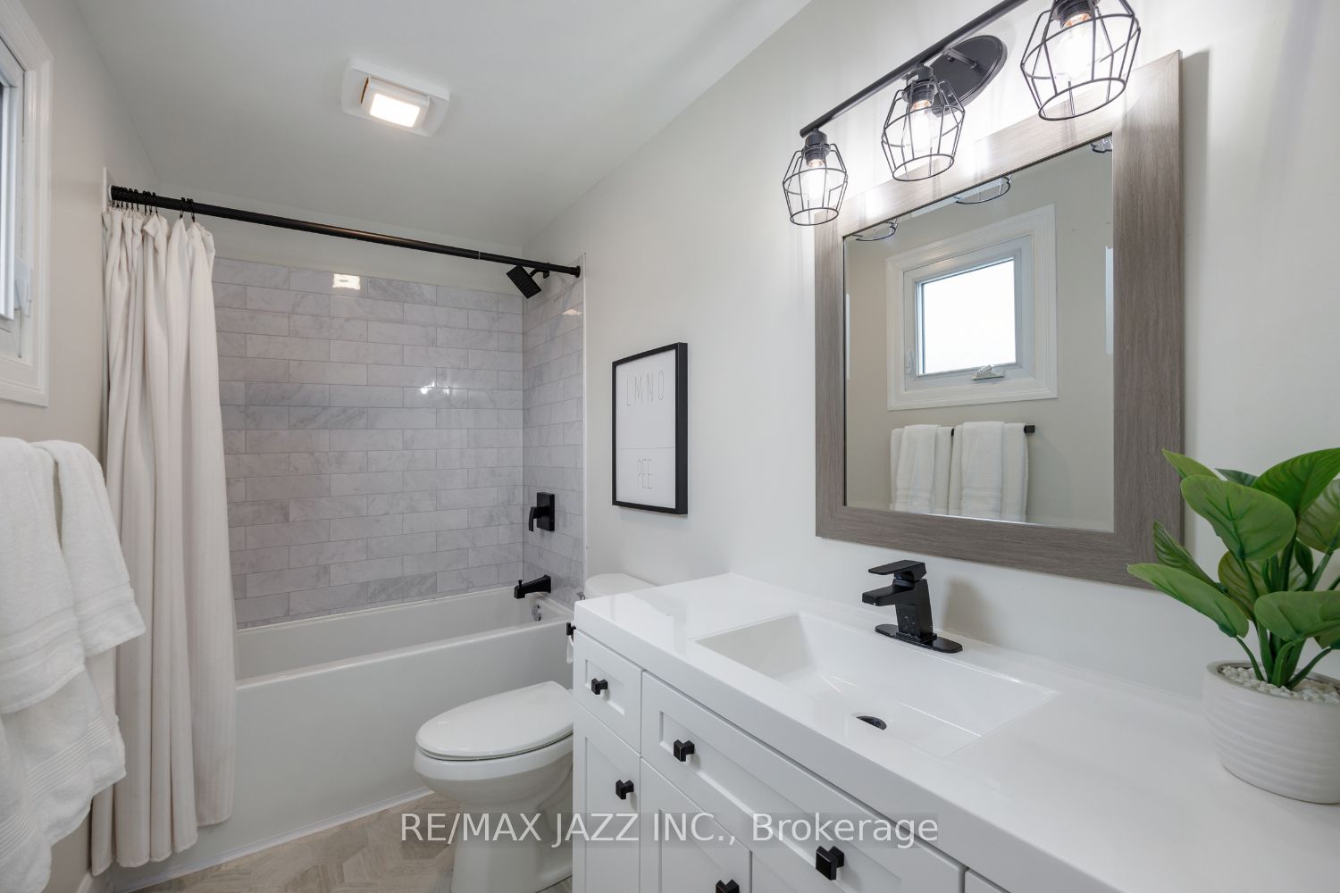 22 Roser Cres