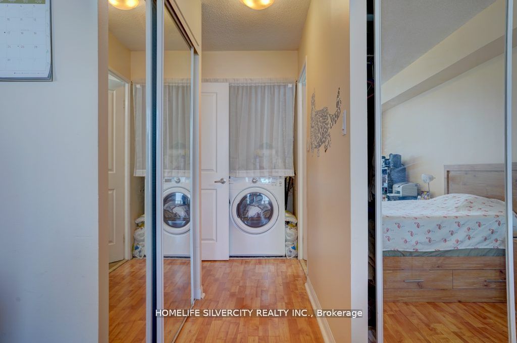 88 Corporate Dr, #1617