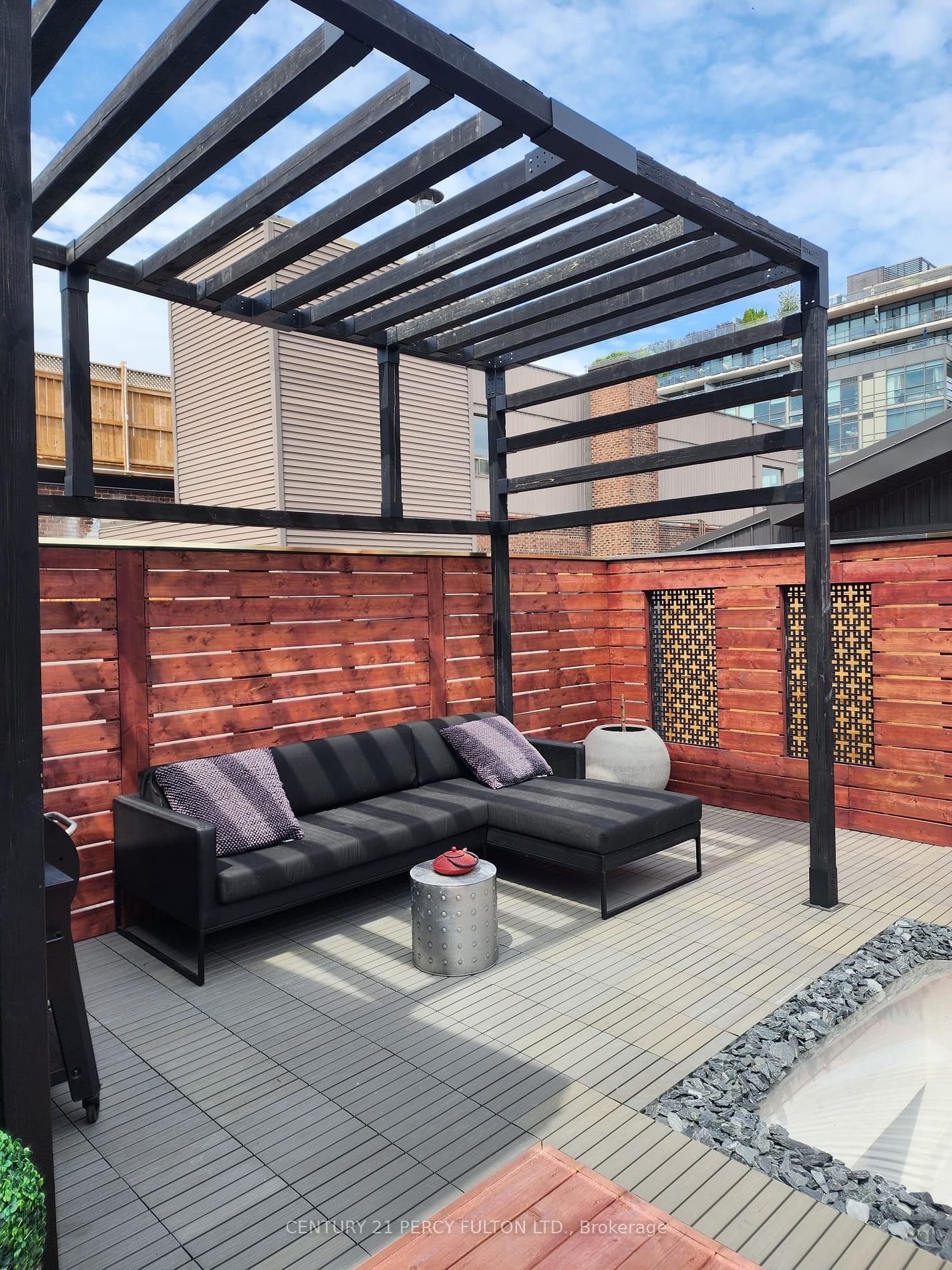 326 Carlaw Ave, #124