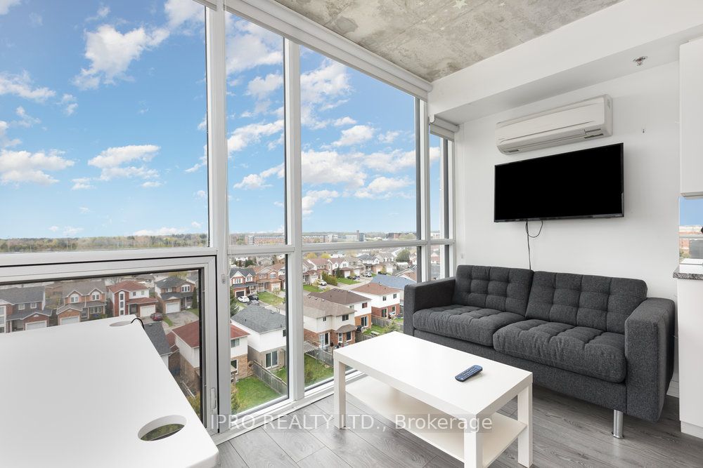 1900 Simcoe Street N, #417