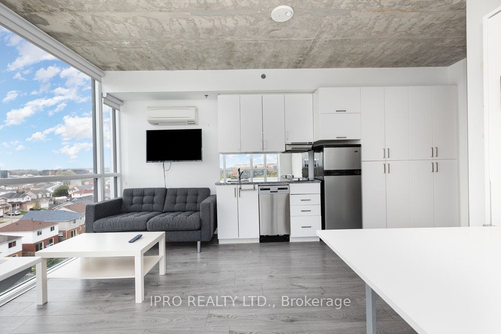1900 Simcoe Street N, #417