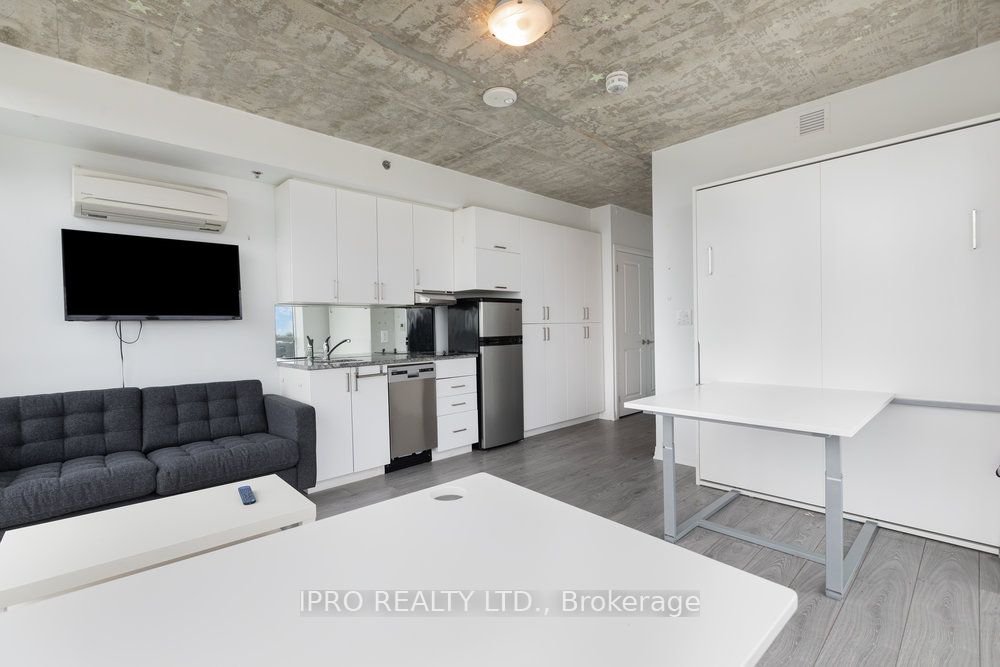 1900 Simcoe Street N, #417