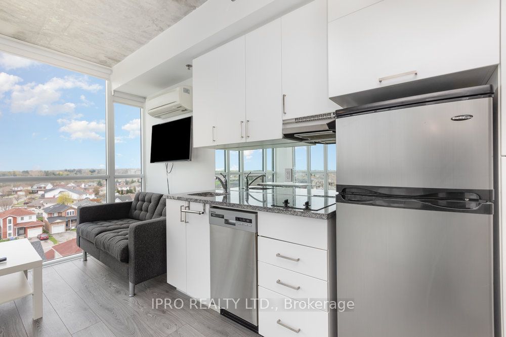1900 Simcoe Street N, #417