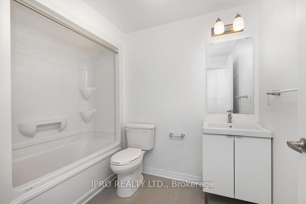 1900 Simcoe Street N, #417