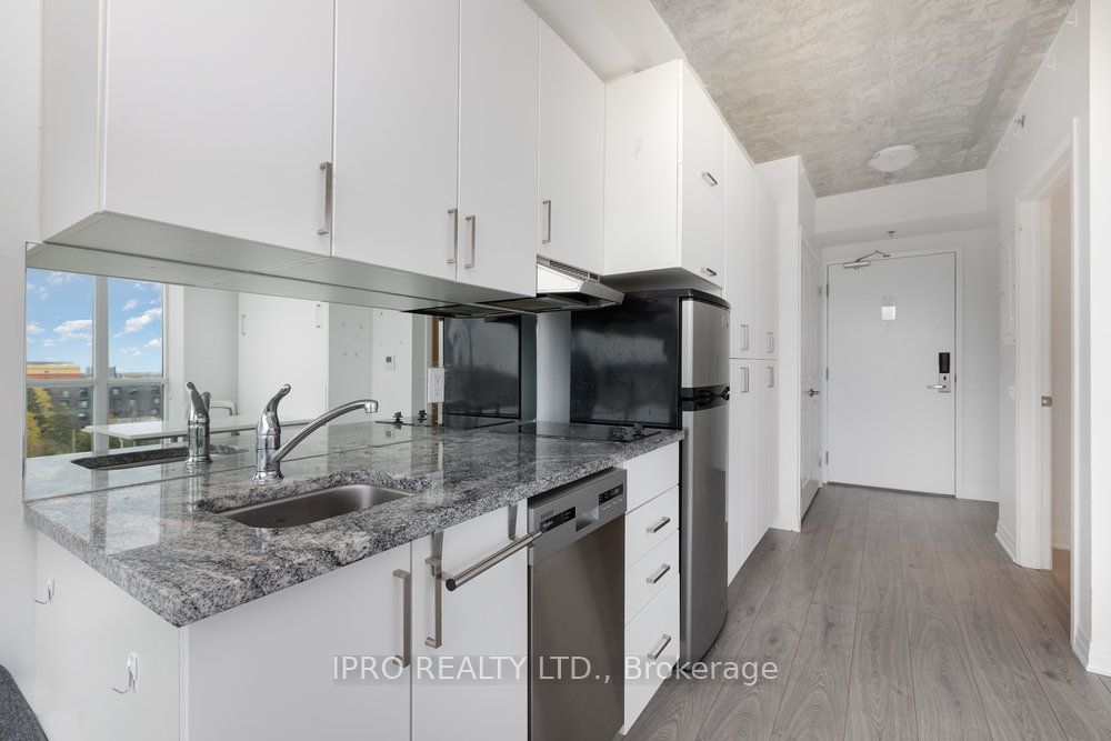 1900 Simcoe Street N, #417