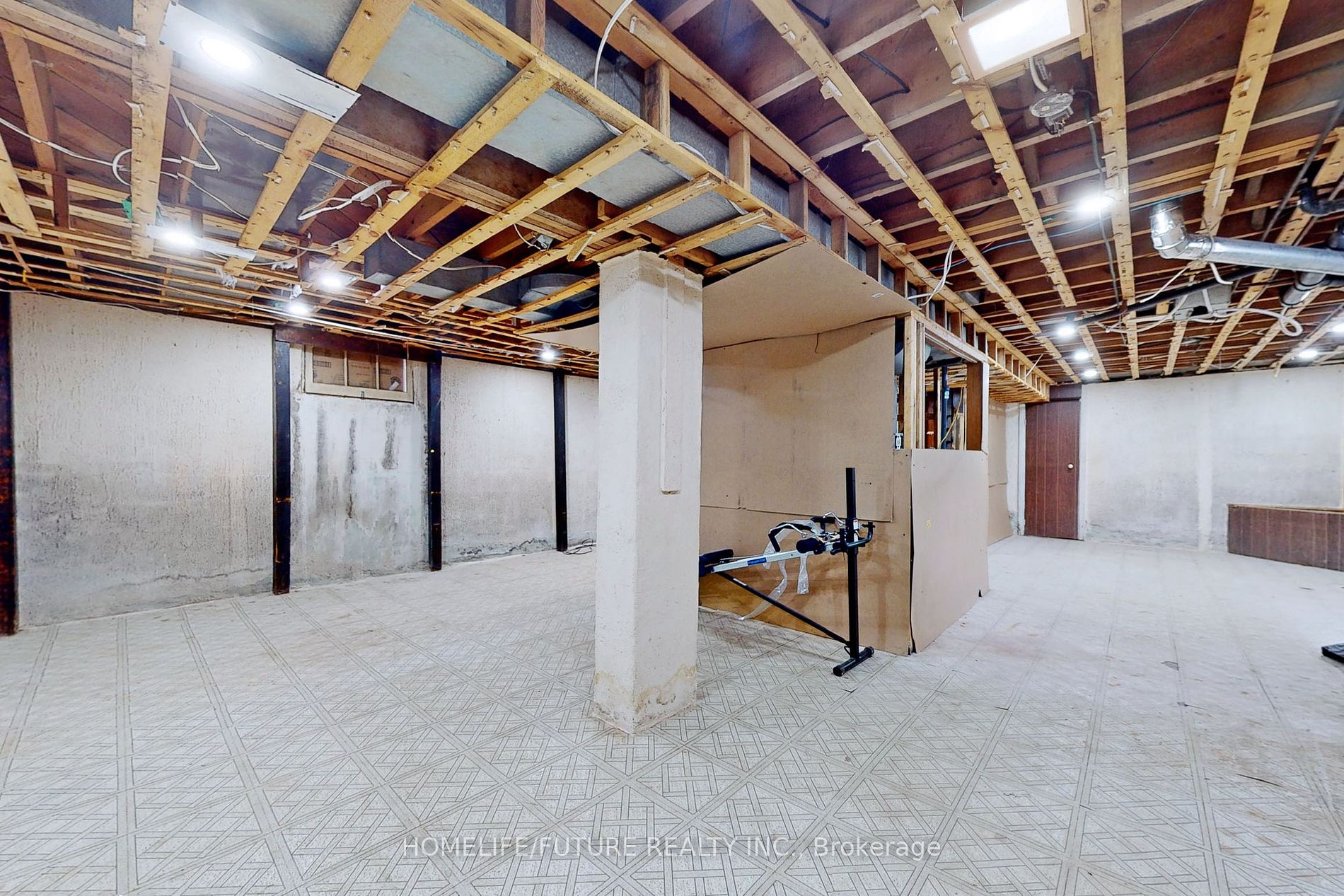 1496 Simcoe Street N