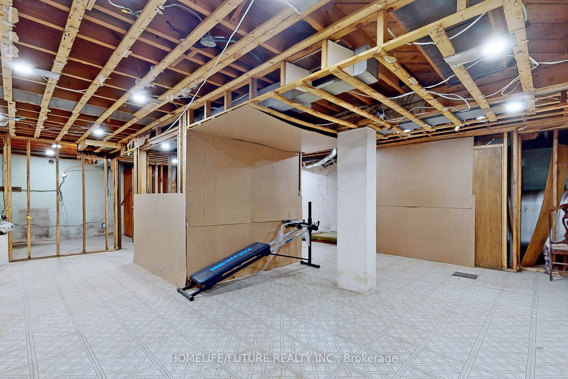 1496 Simcoe Street N