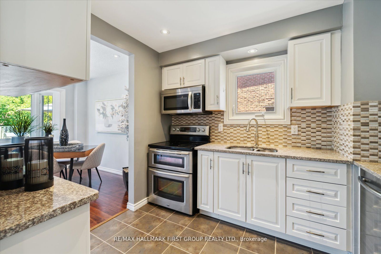 49 Fisher Crescent
