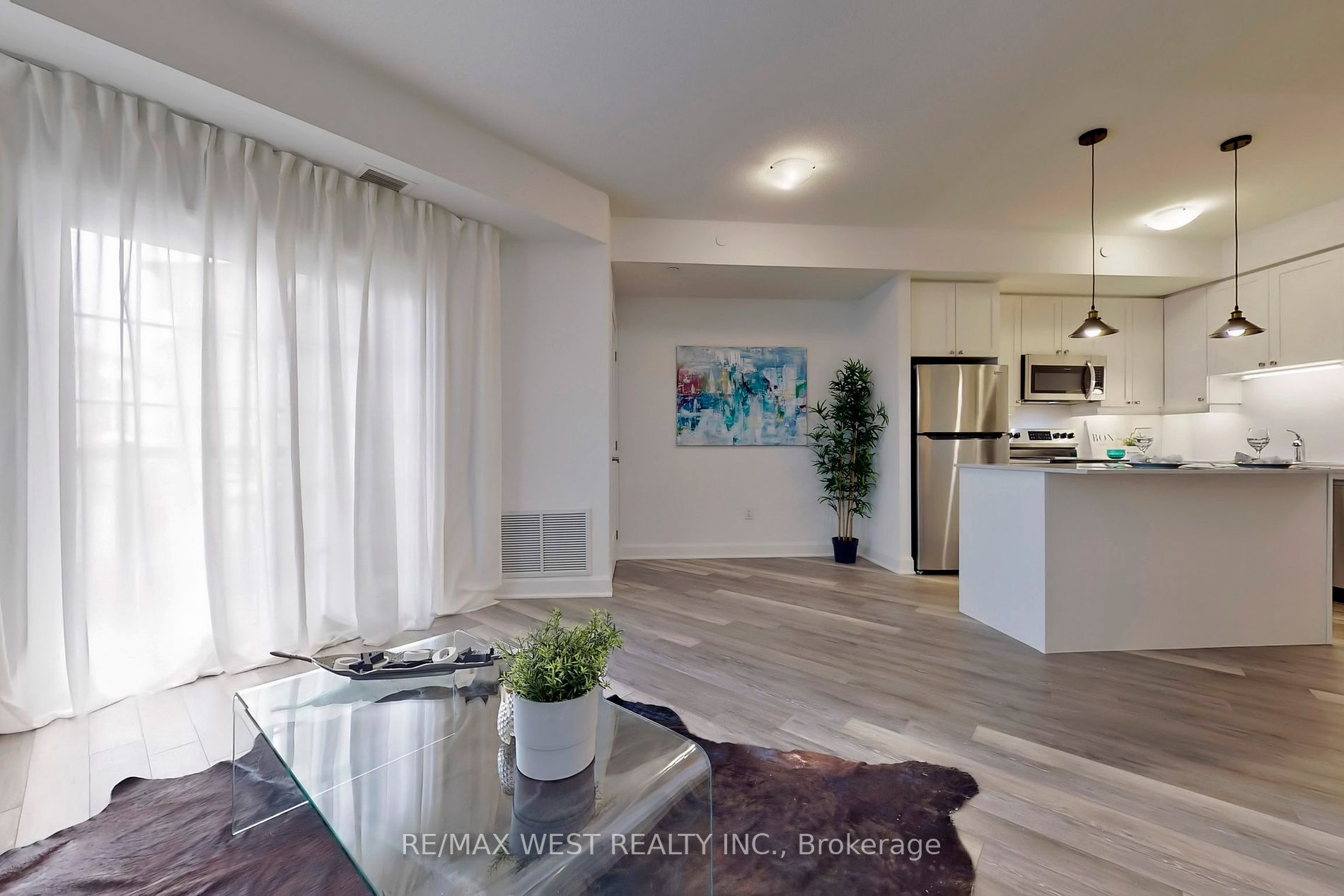 50 Lakebreeze Dr, #101