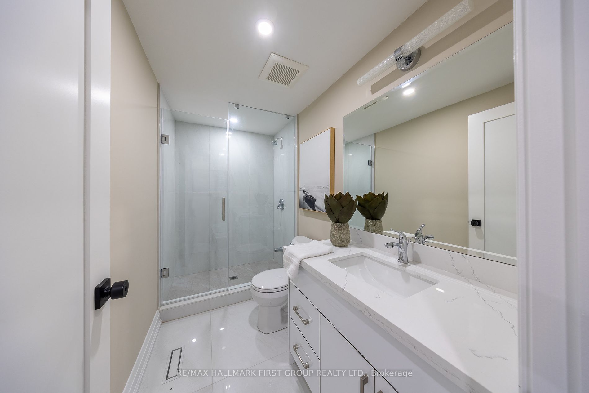 741 Downview Cres
