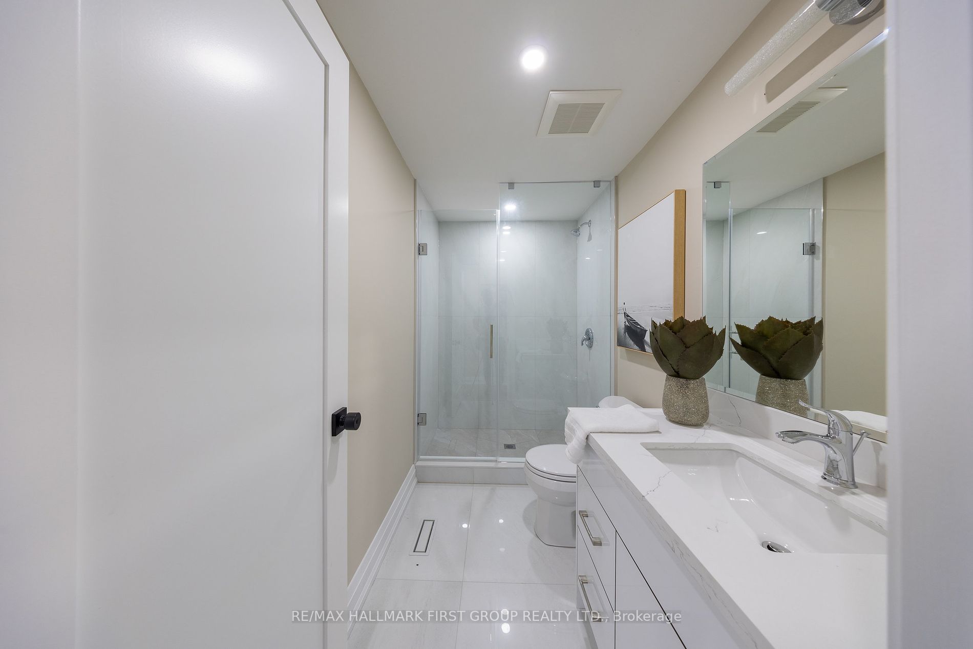 741 Downview Cres