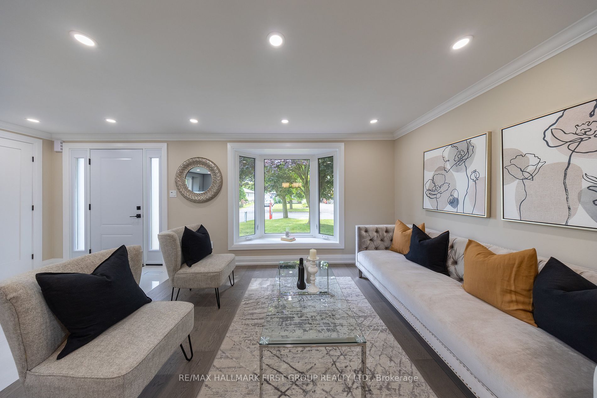 741 Downview Cres