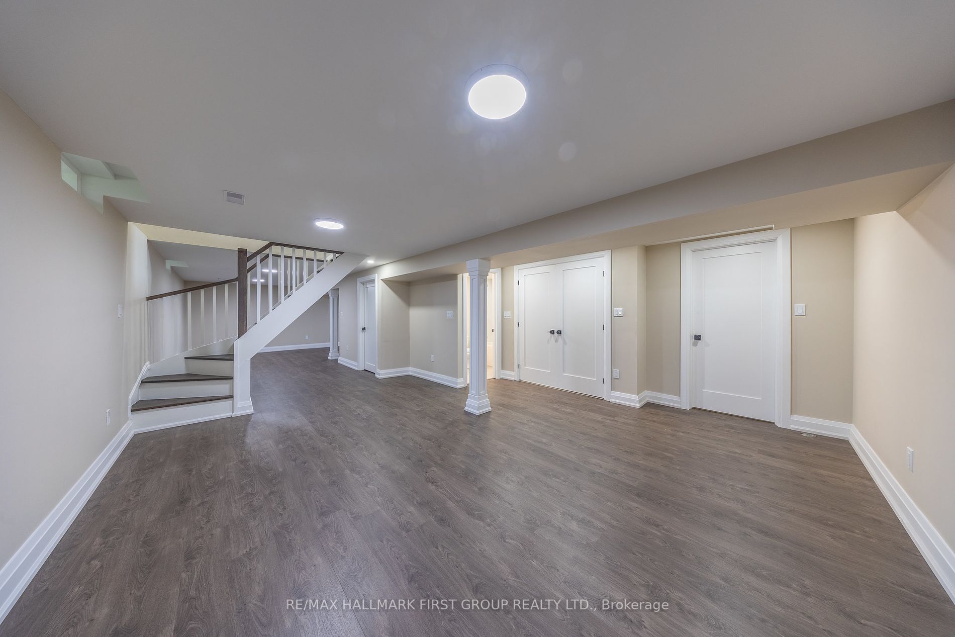 741 Downview Cres