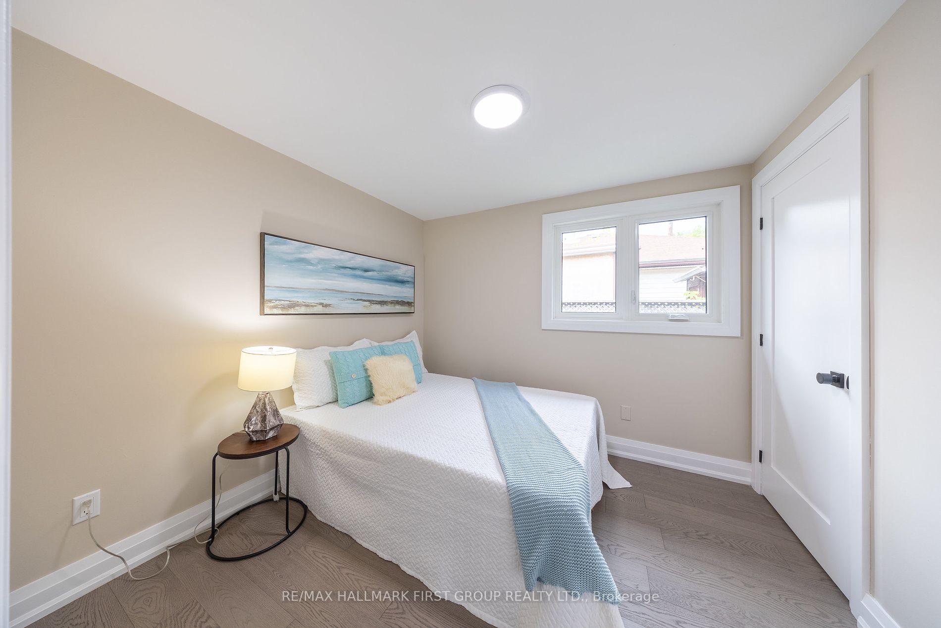 741 Downview Cres