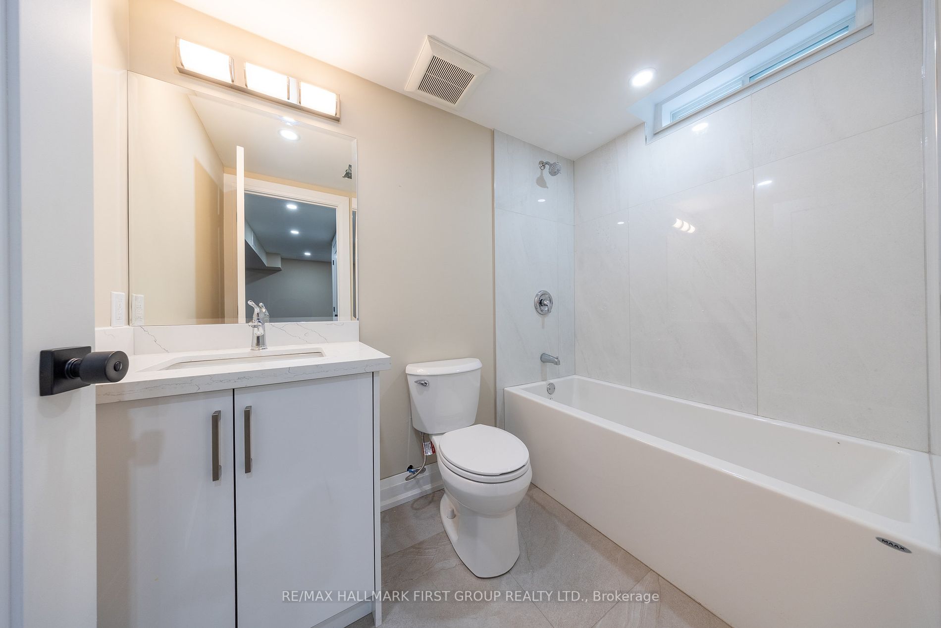 741 Downview Cres