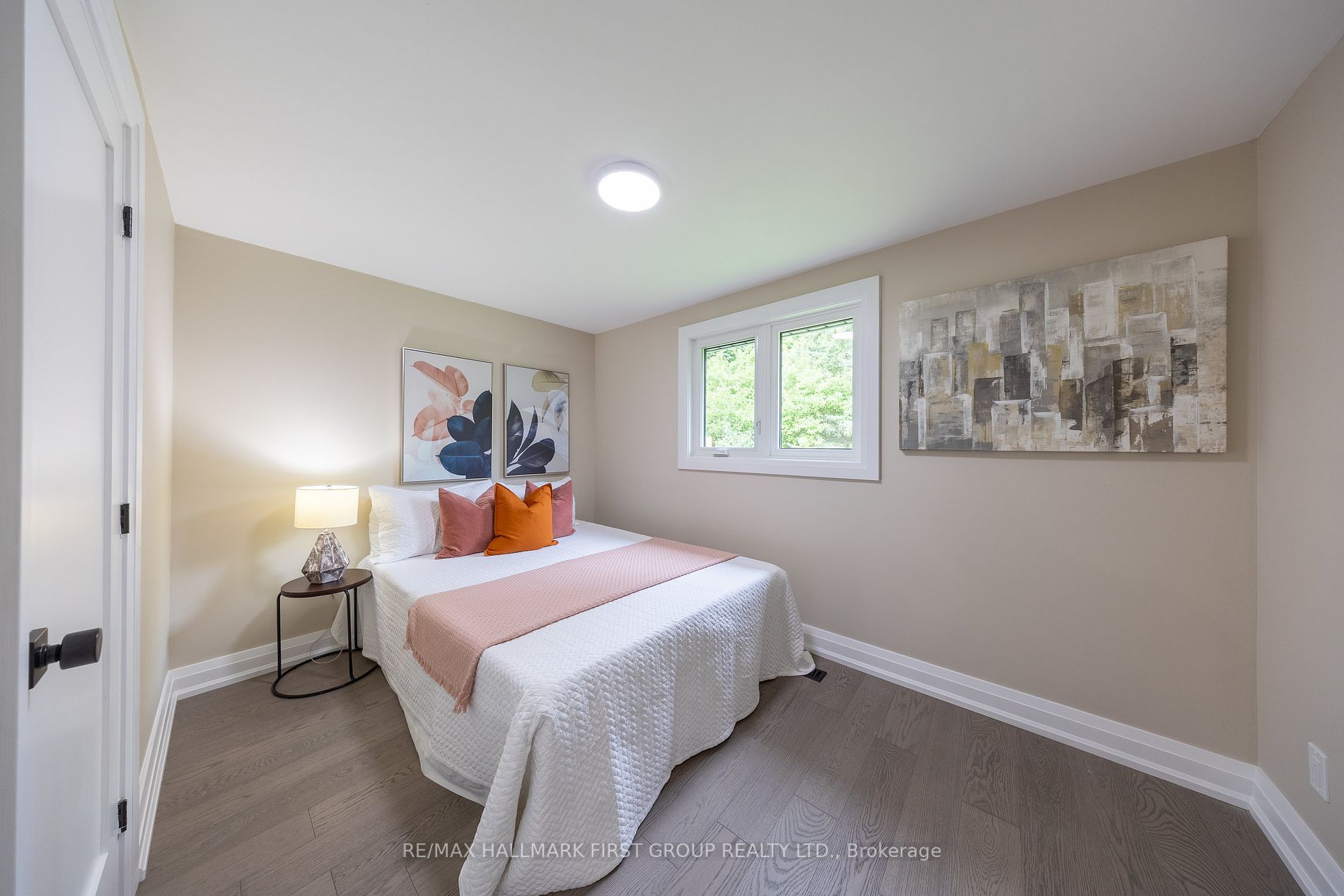 741 Downview Cres