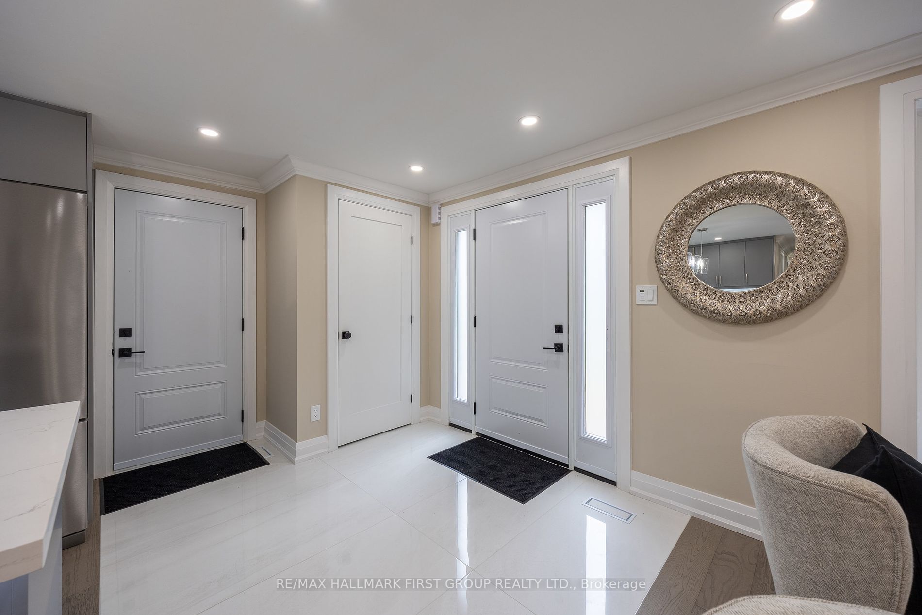 741 Downview Cres