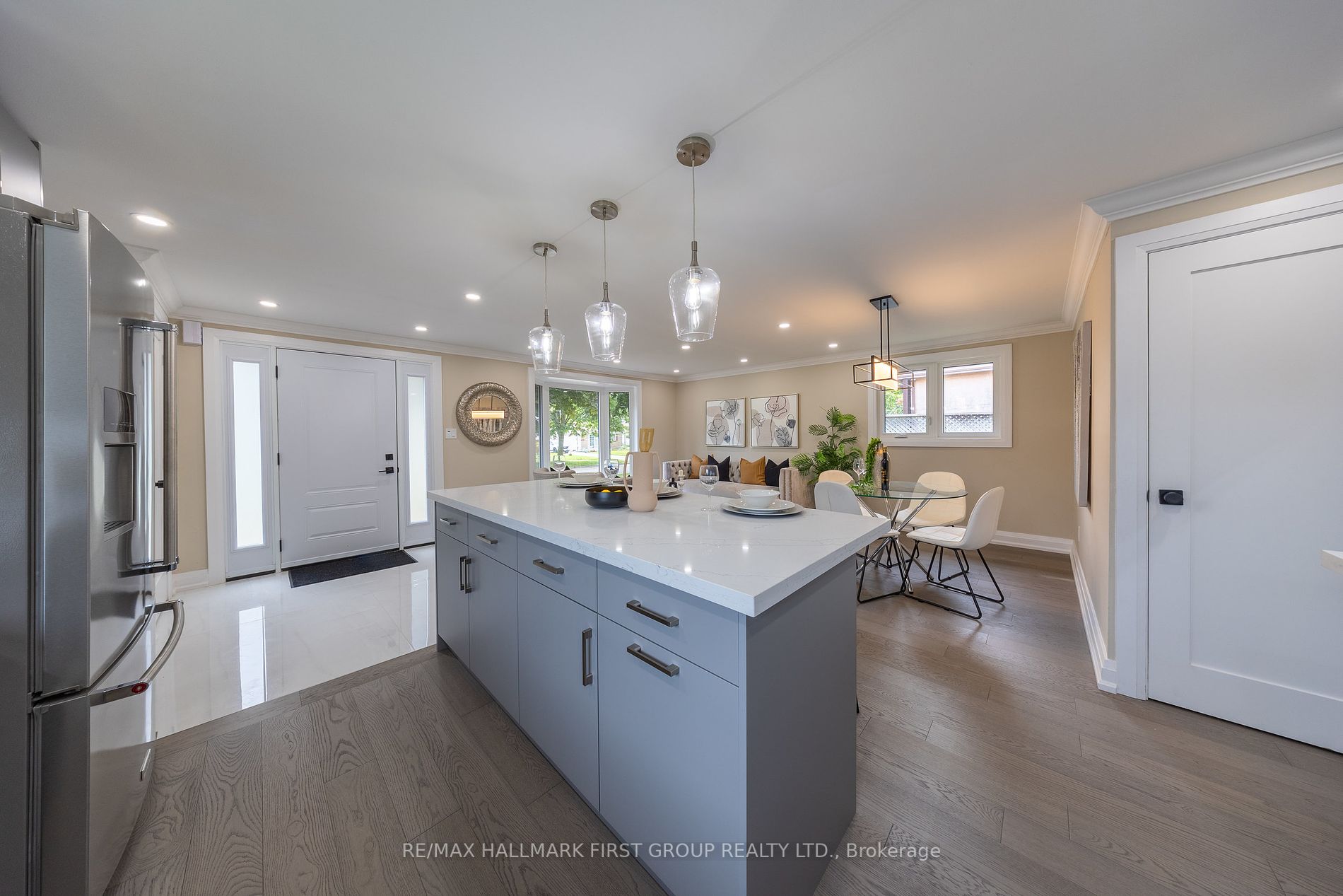 741 Downview Cres
