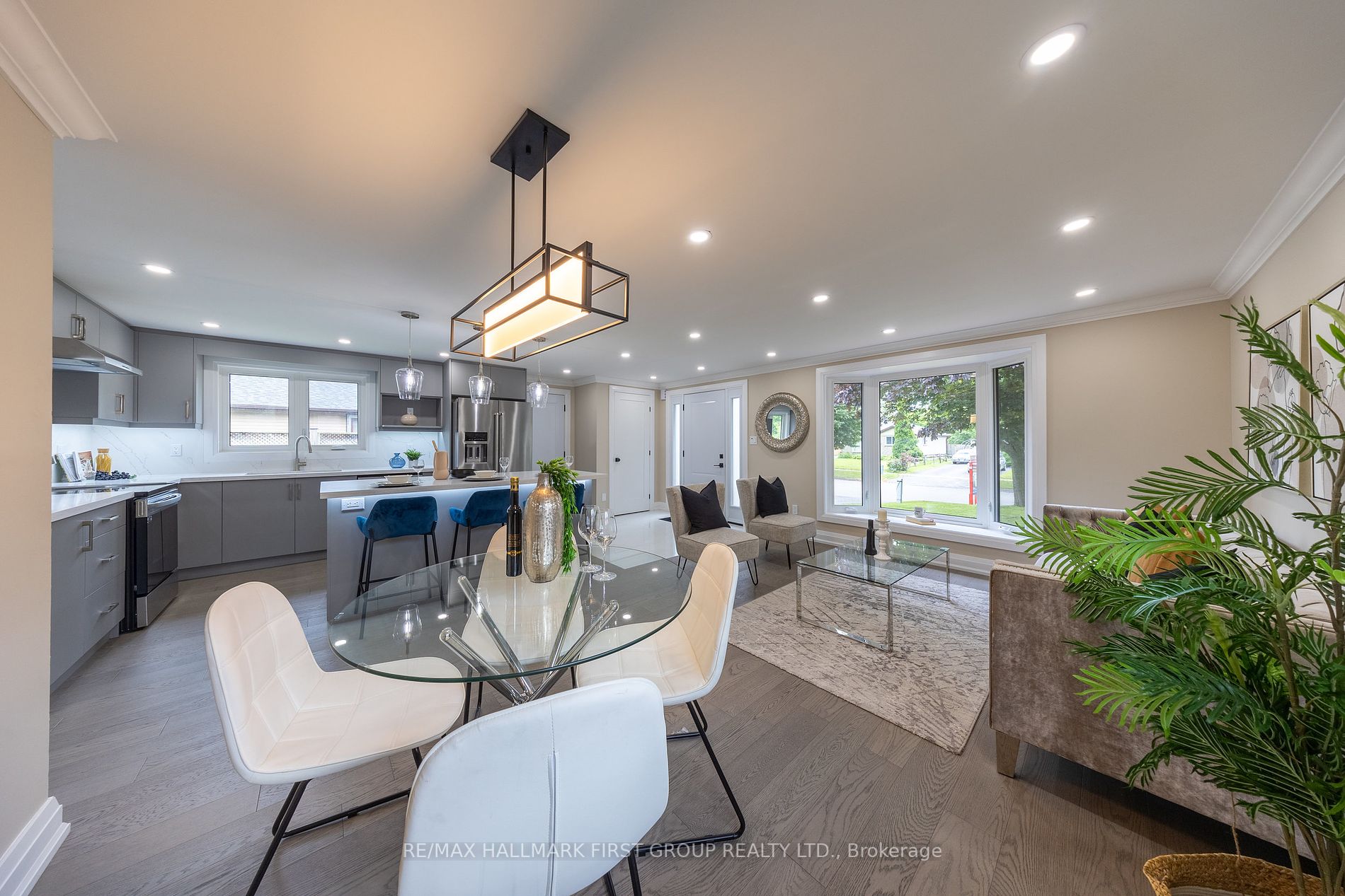 741 Downview Cres