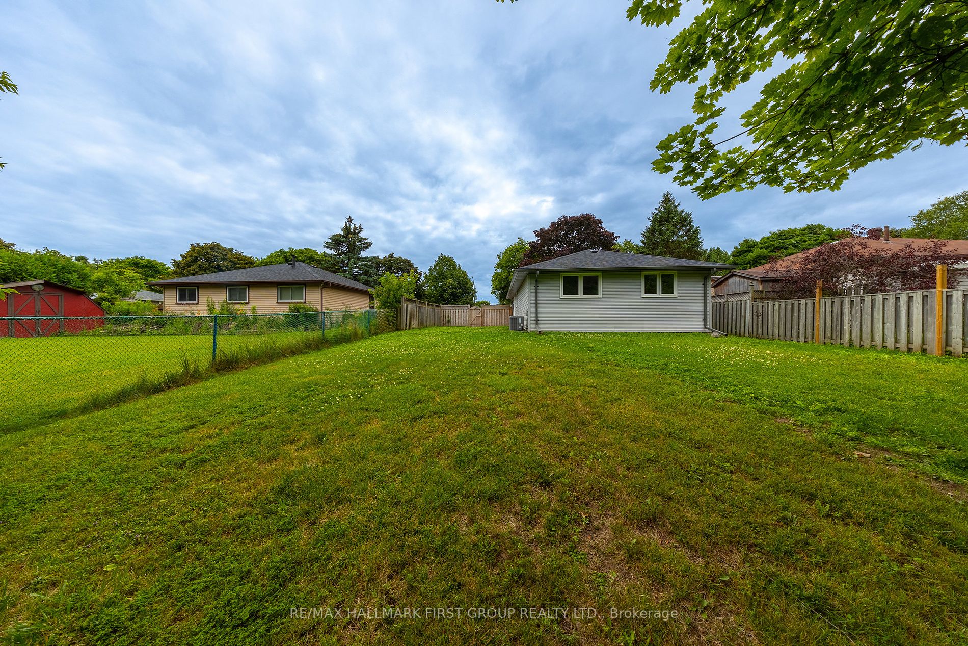 741 Downview Cres