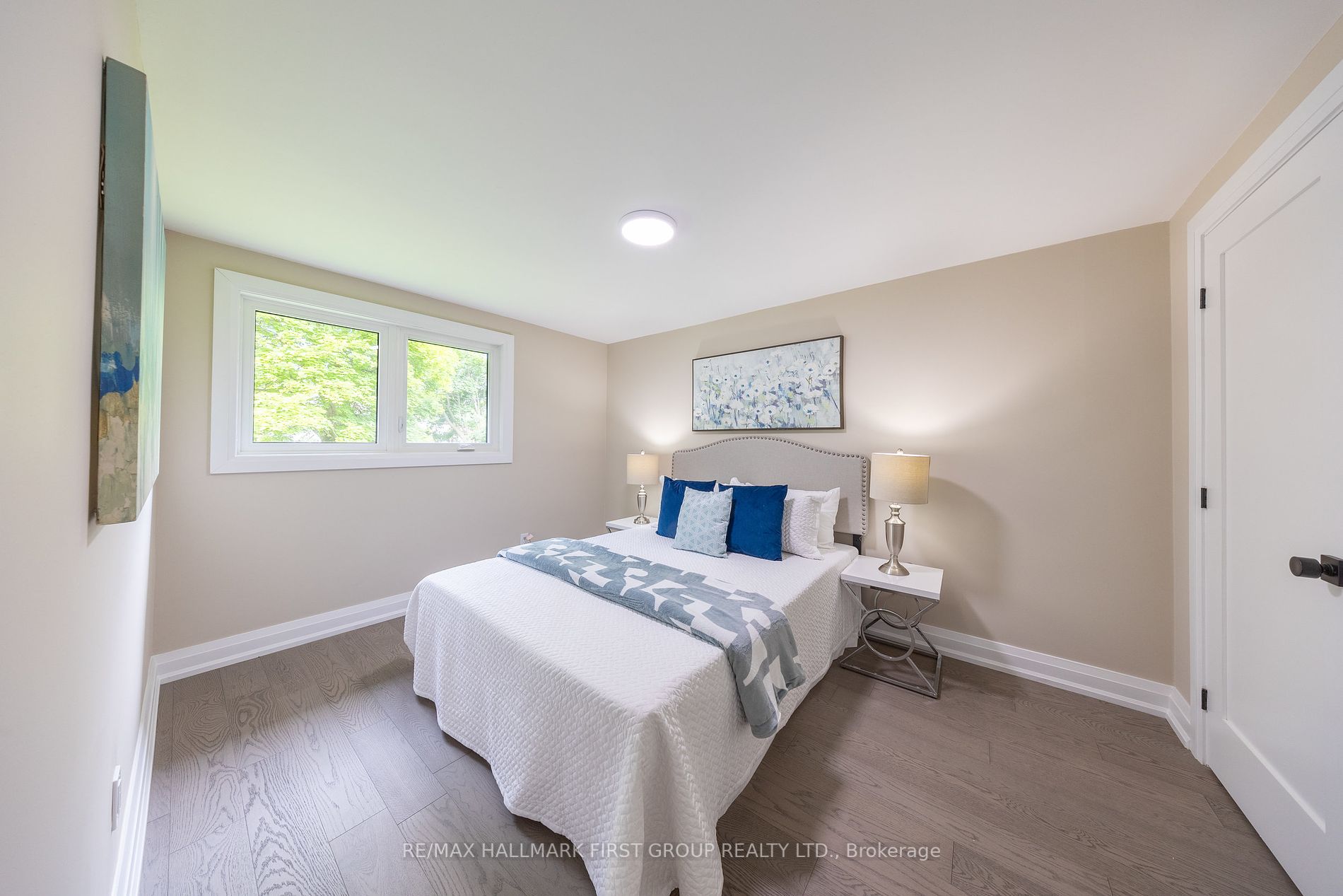 741 Downview Cres