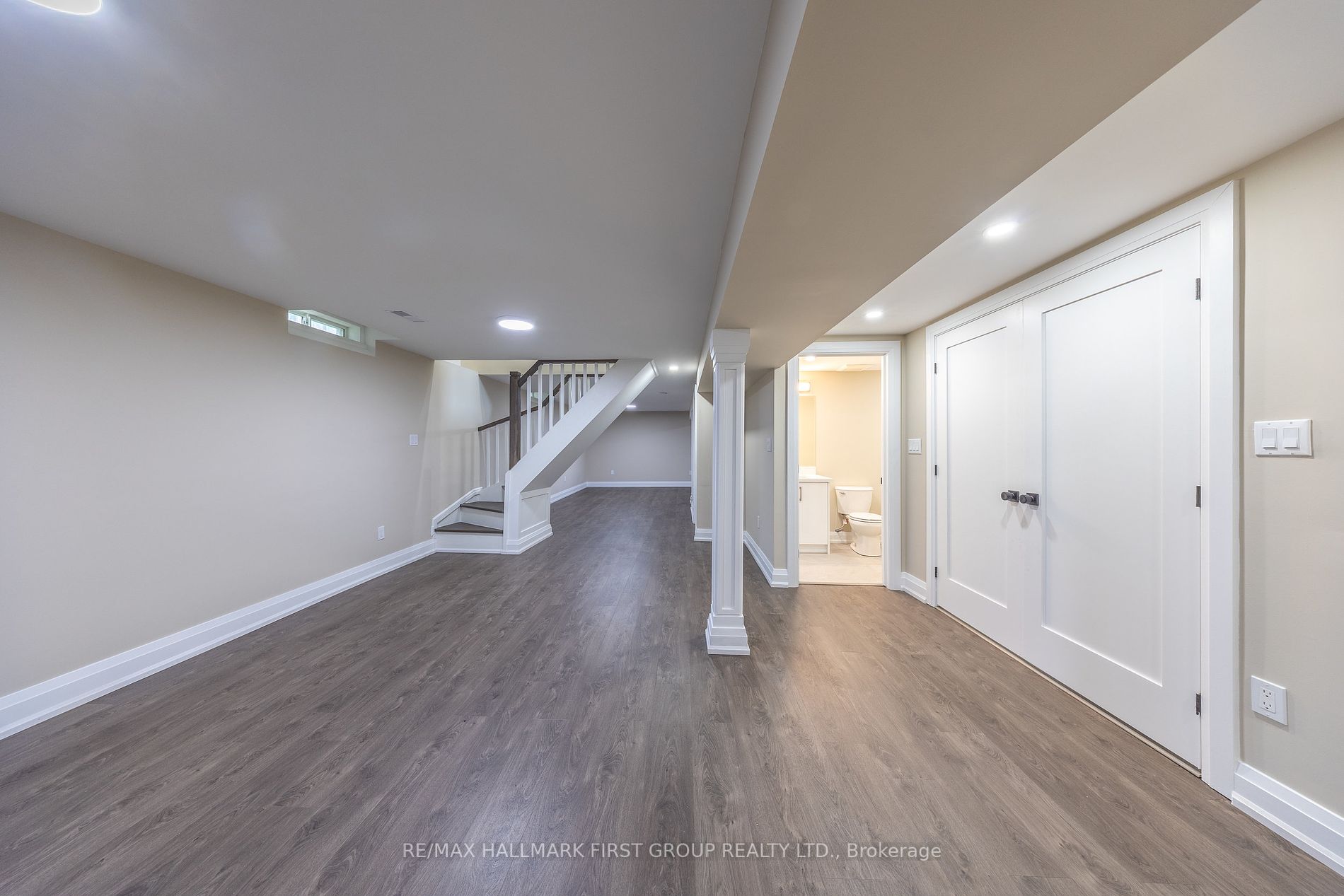 741 Downview Cres