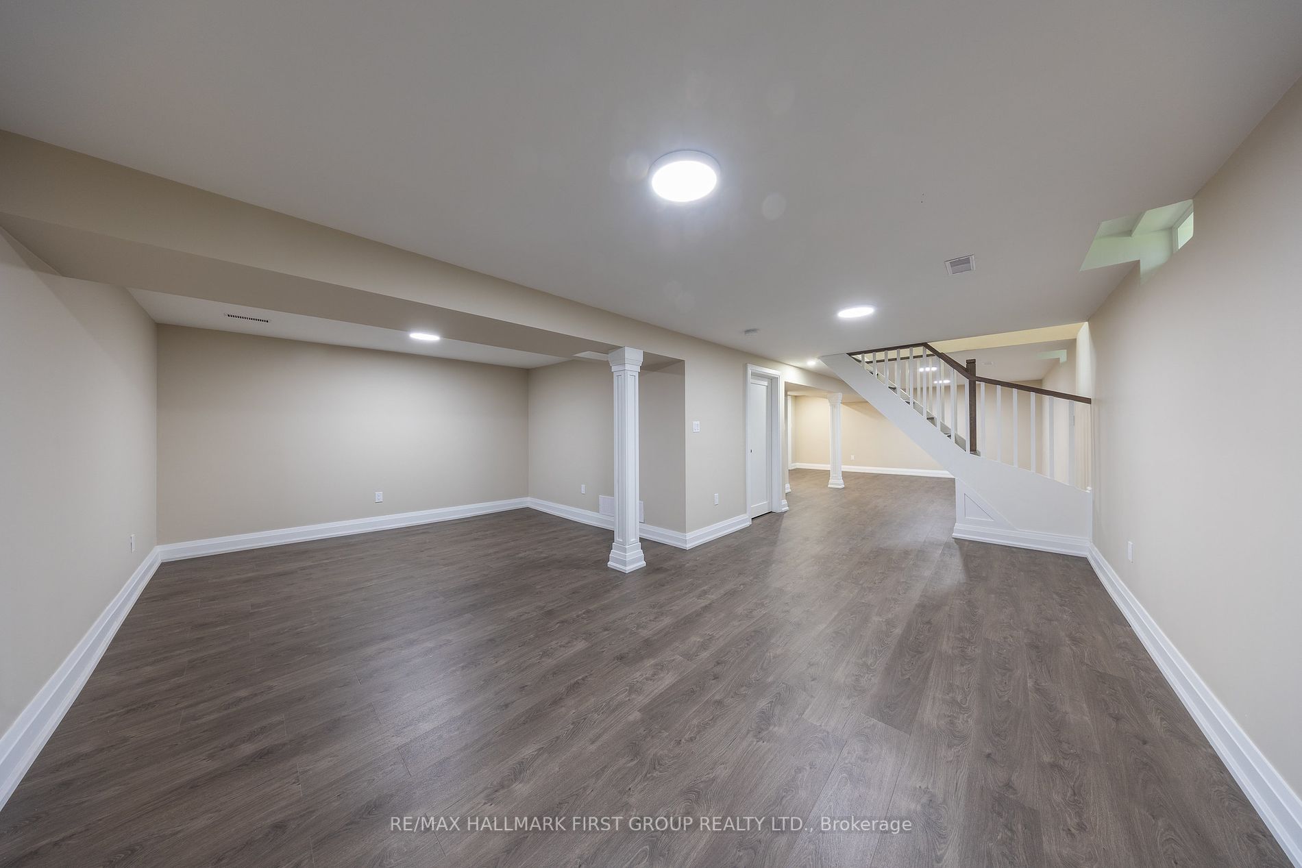 741 Downview Cres