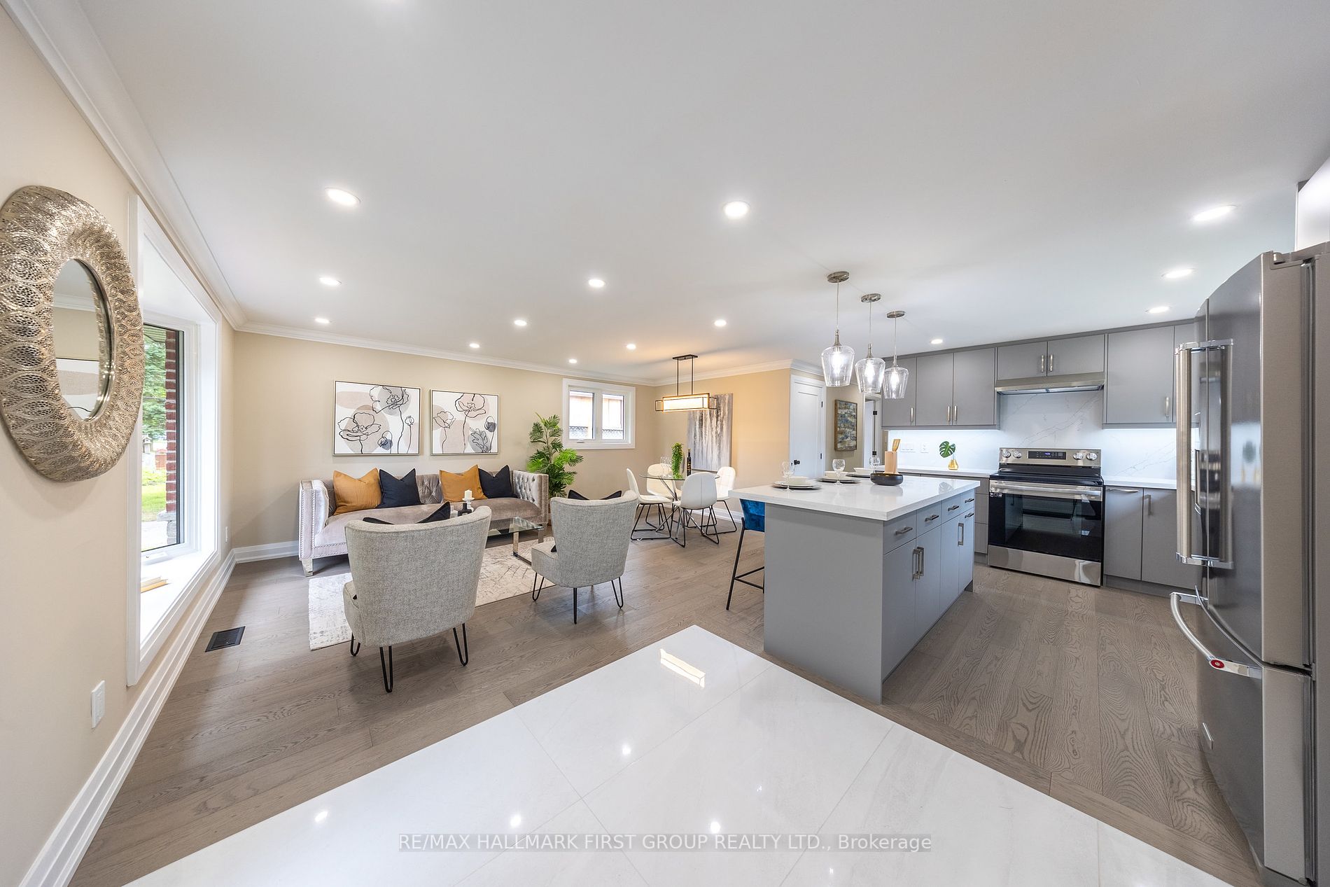 741 Downview Cres