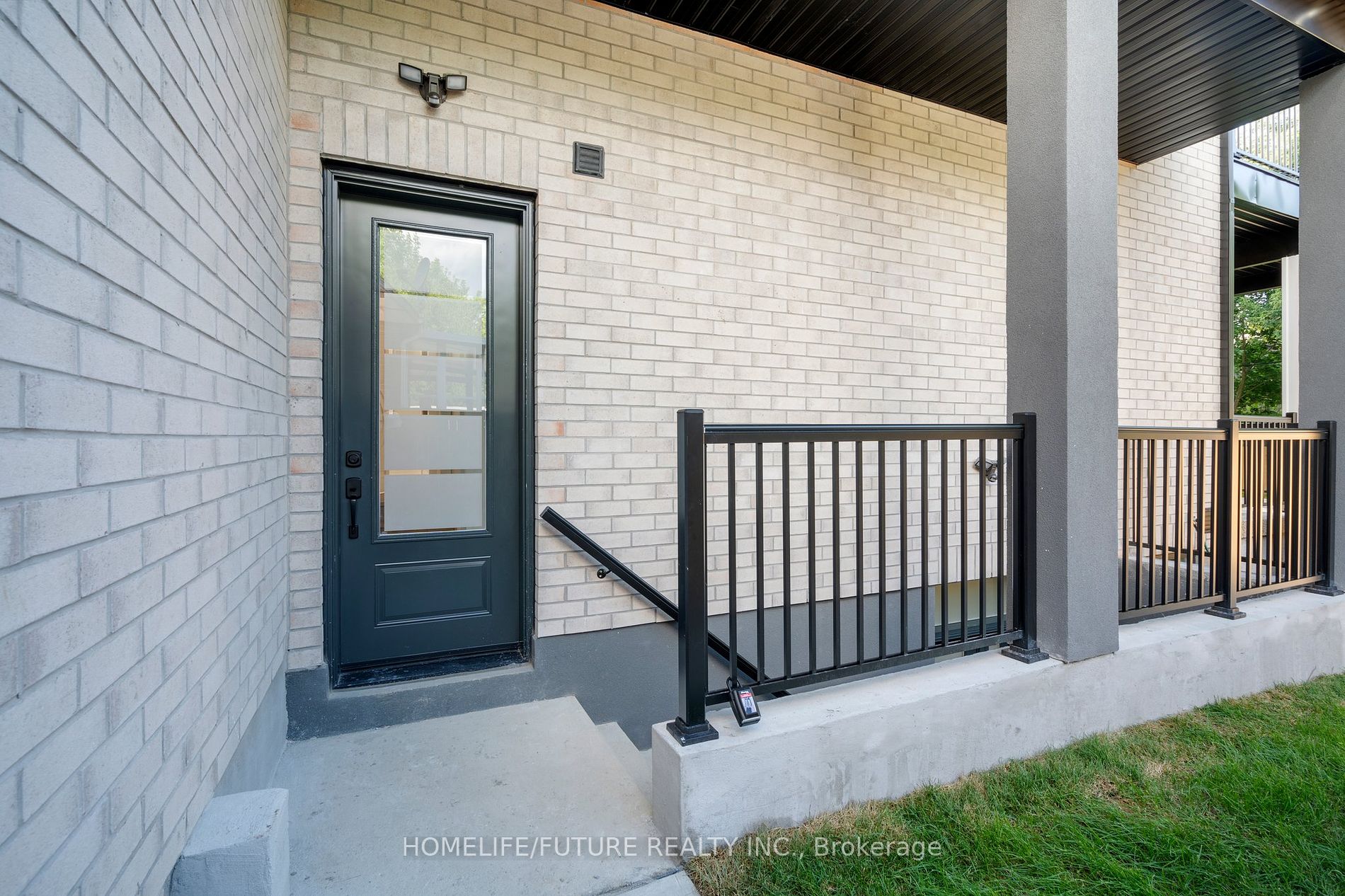 186 Phyllis Ave
