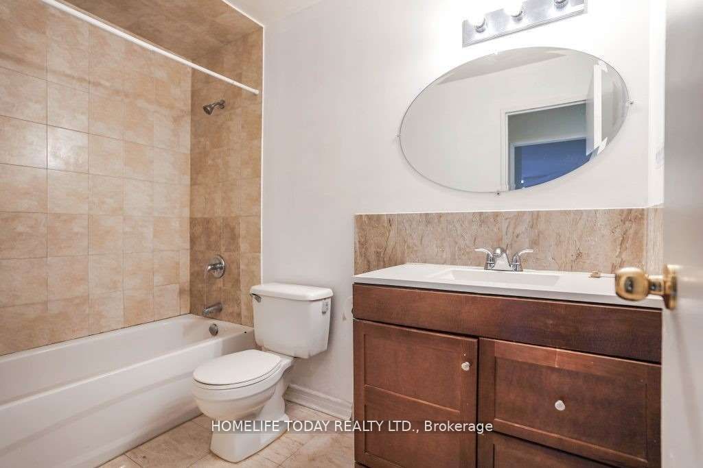 4060 Lawrence Avenue E #204
