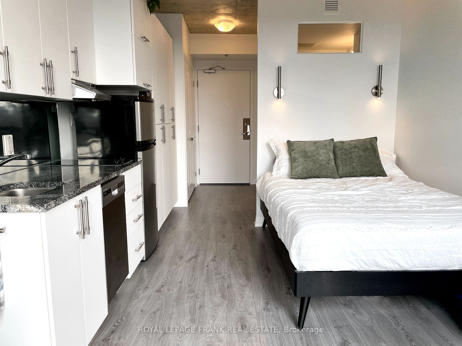 1900 Simcoe Street N #423