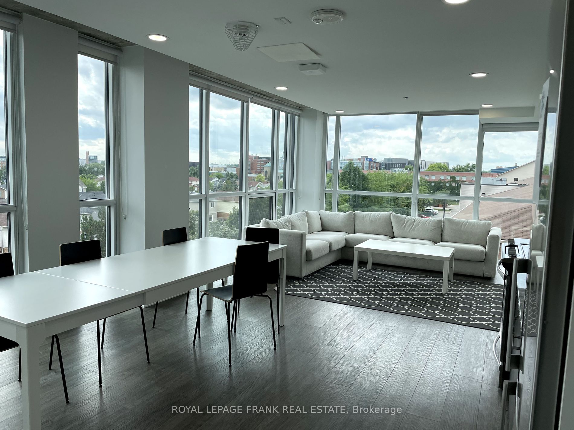 1900 Simcoe Street N #423
