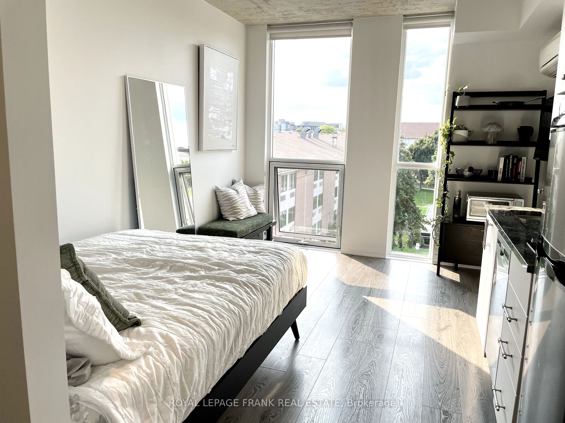 1900 Simcoe Street N #423