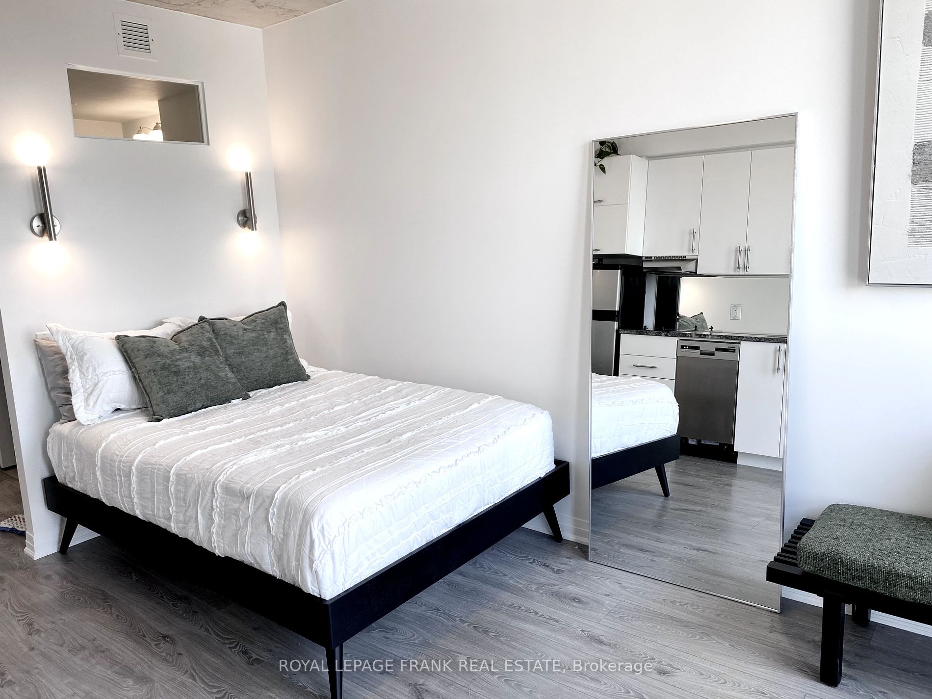 1900 Simcoe Street N #423