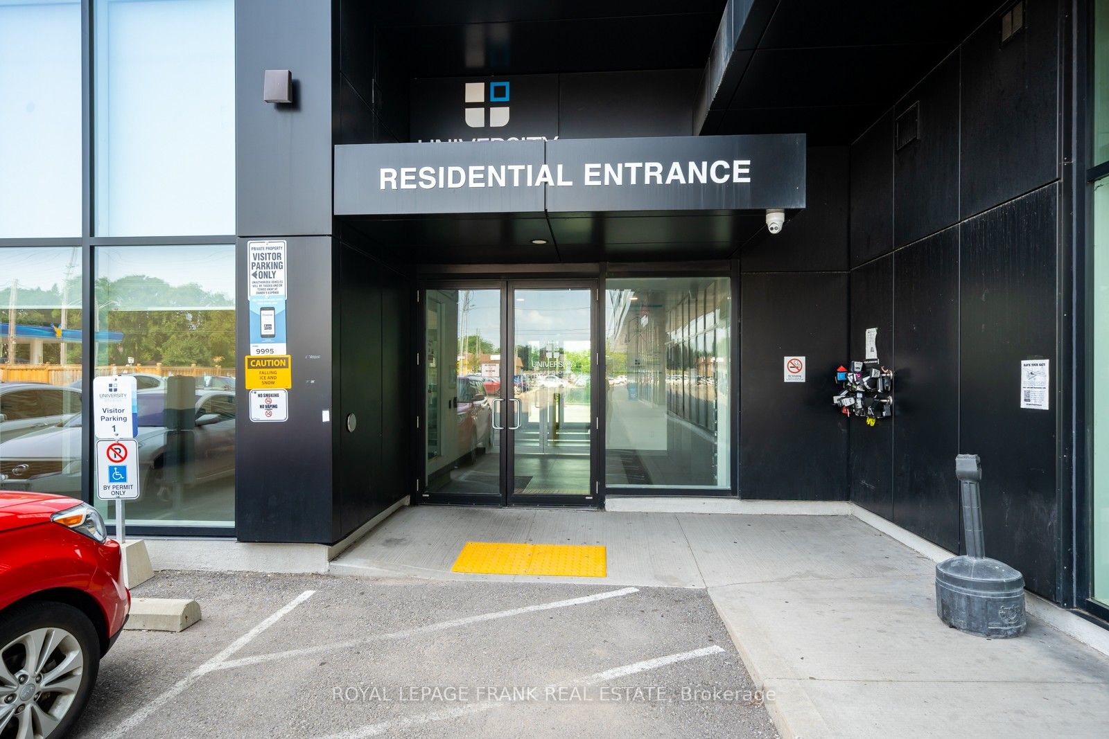 1900 Simcoe Street N #423