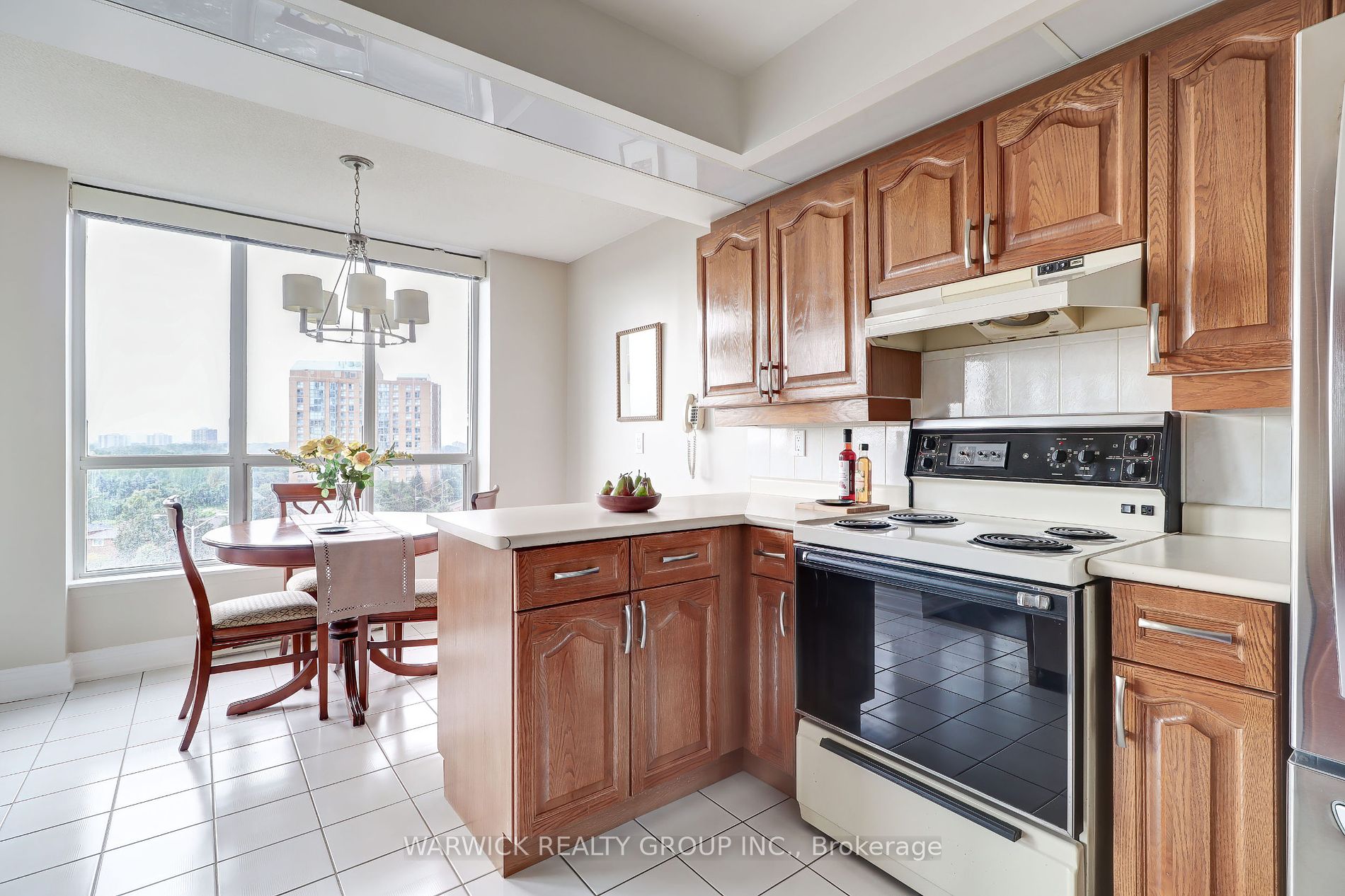 10 Guildwood Pkwy, #819