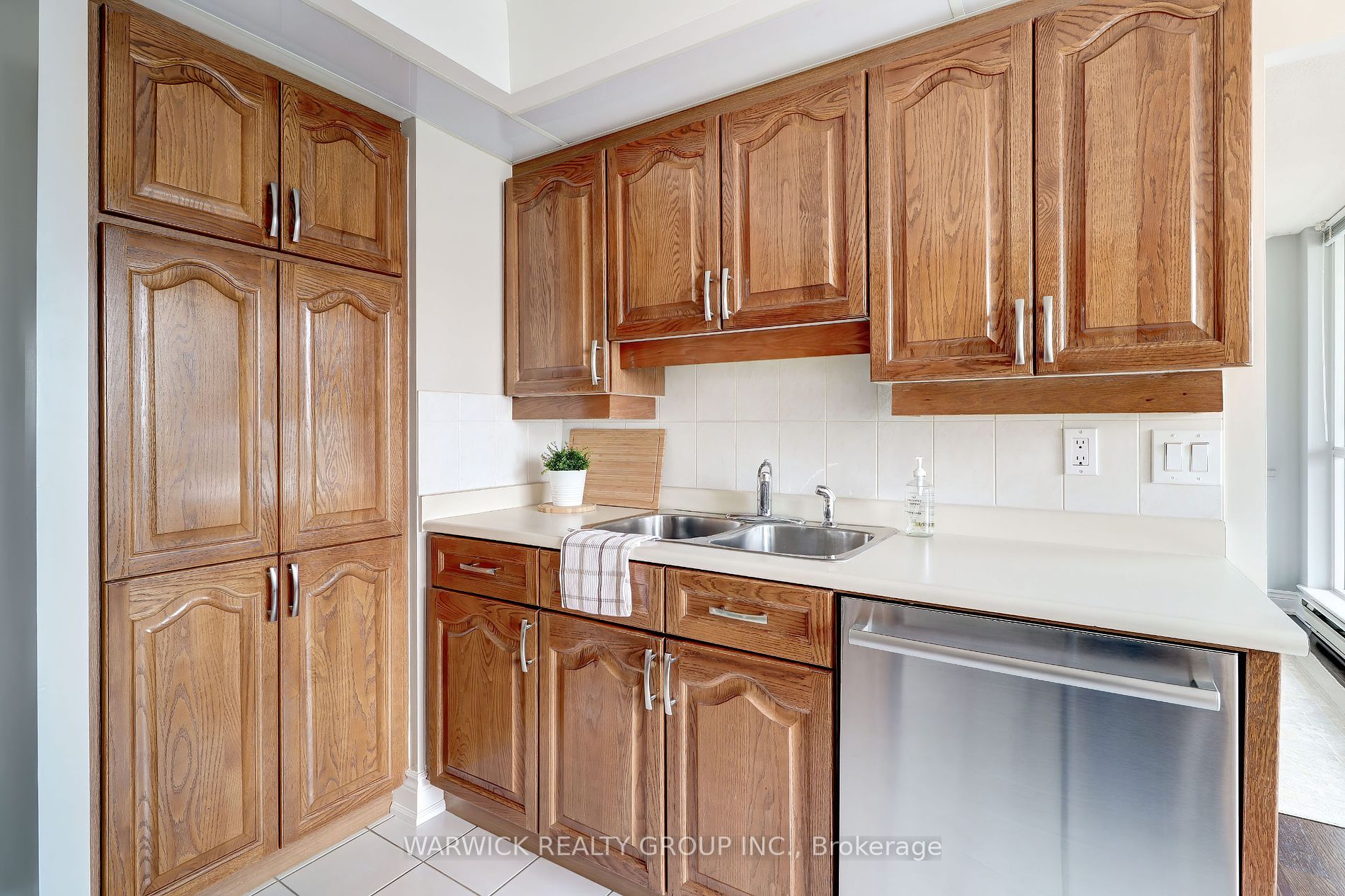 10 Guildwood Pkwy, #819