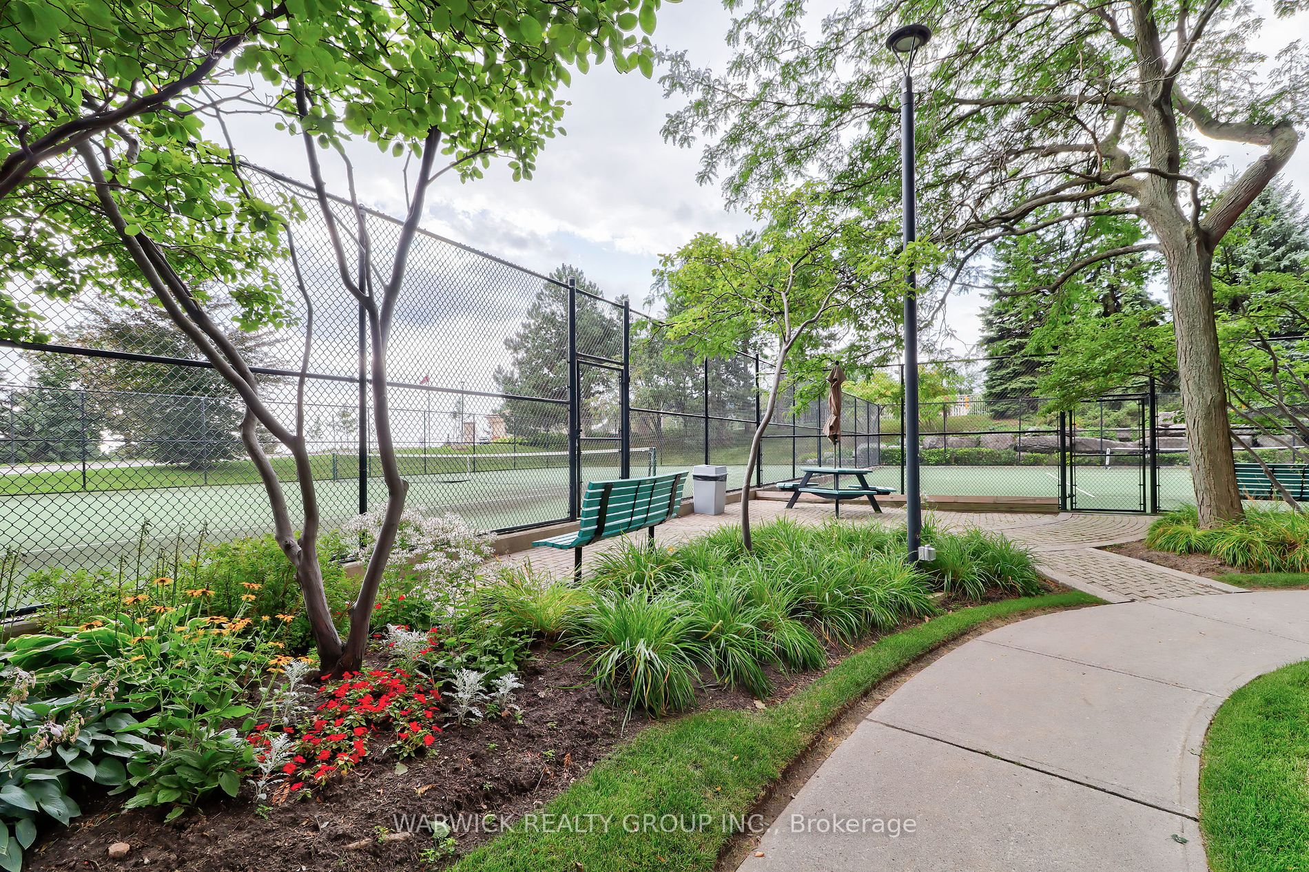 10 Guildwood Pkwy, #819