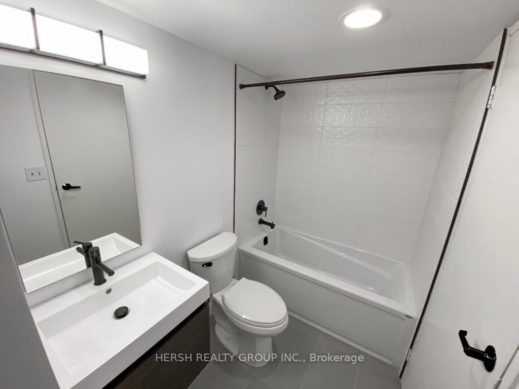 10 Meadowglen Place #201