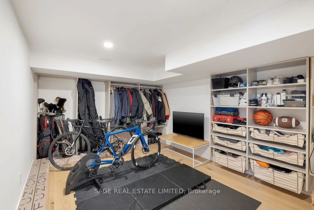 65 Derwyn Rd