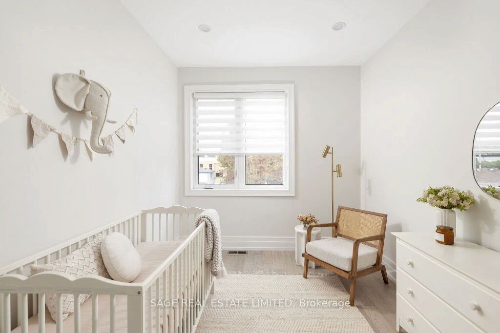 65 Derwyn Rd