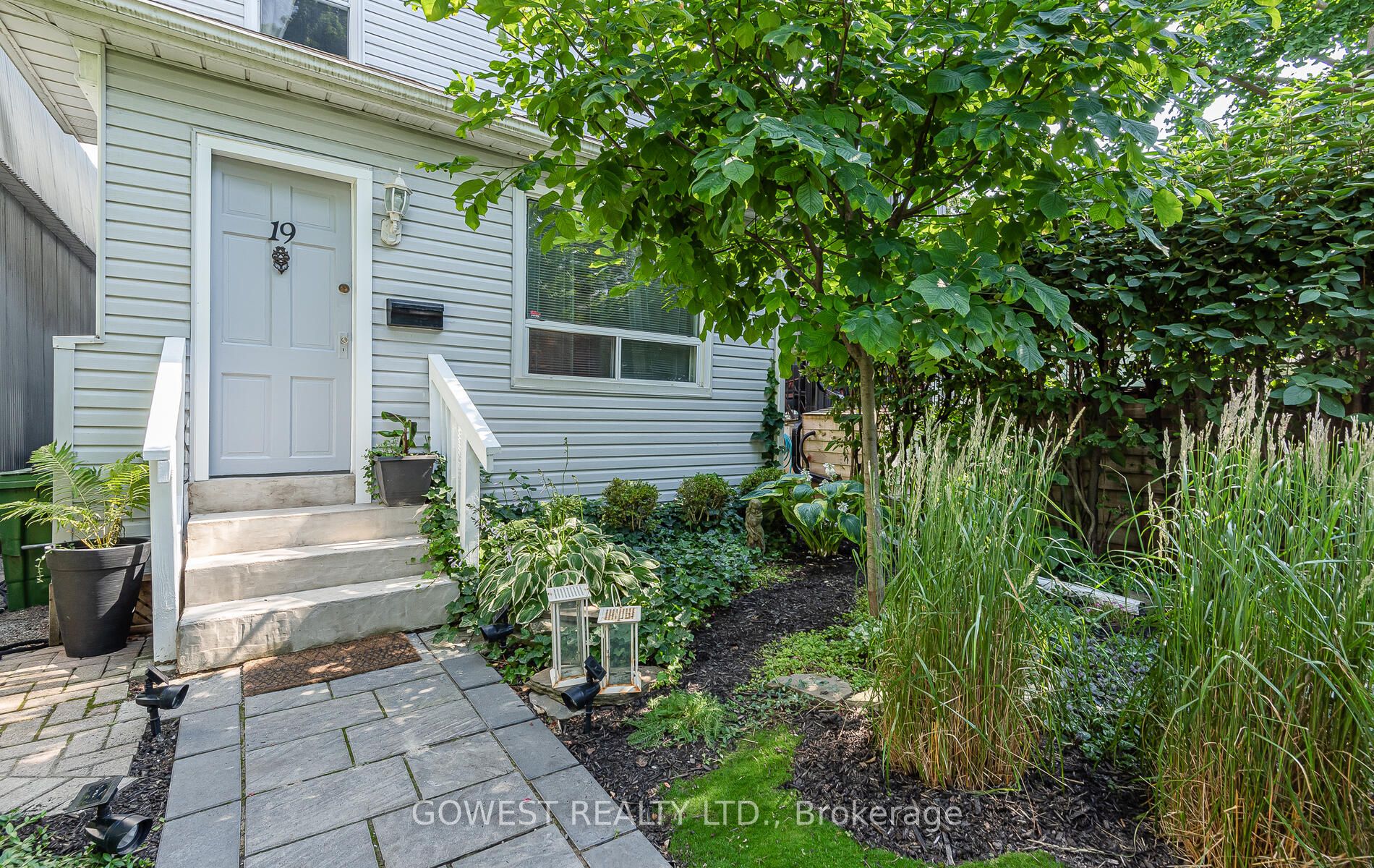 19 Minto Street